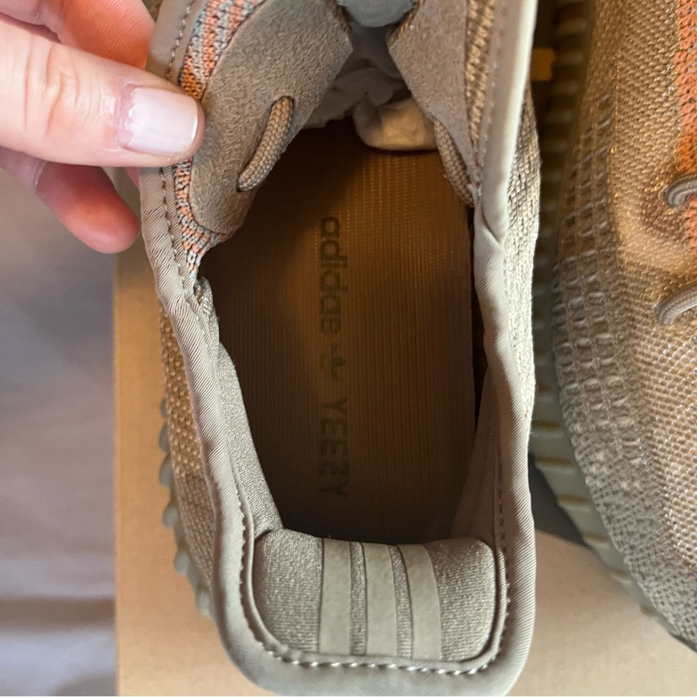 Adidas Yeezy Boost 350 V2 Sand Taupe with Box - Picture 8 of 12